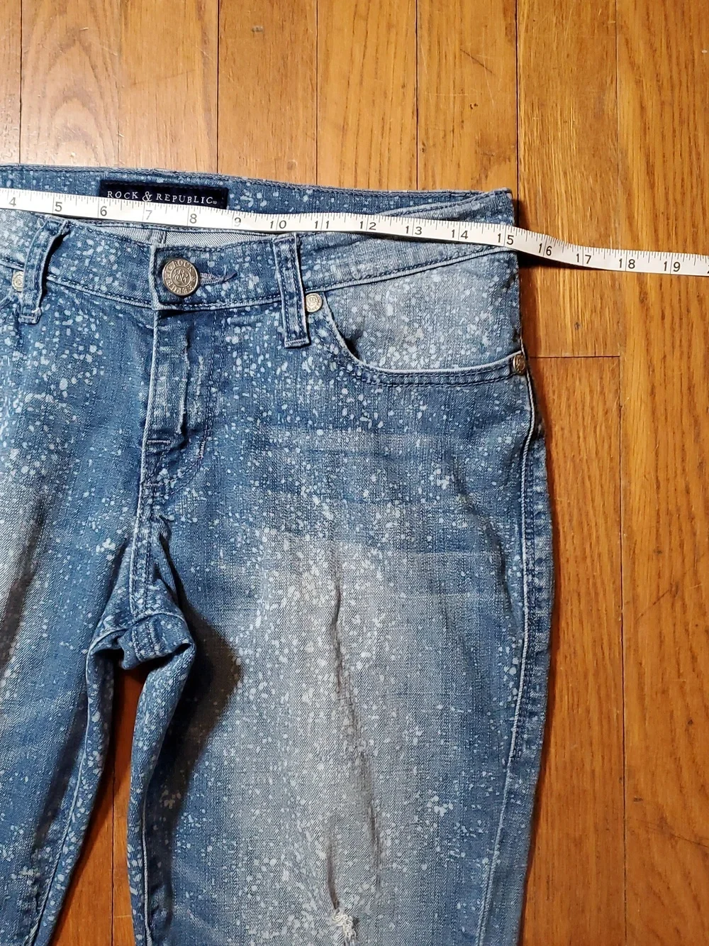 Rock & Republic Blue Skinny Jeans with White Paint-Splatter